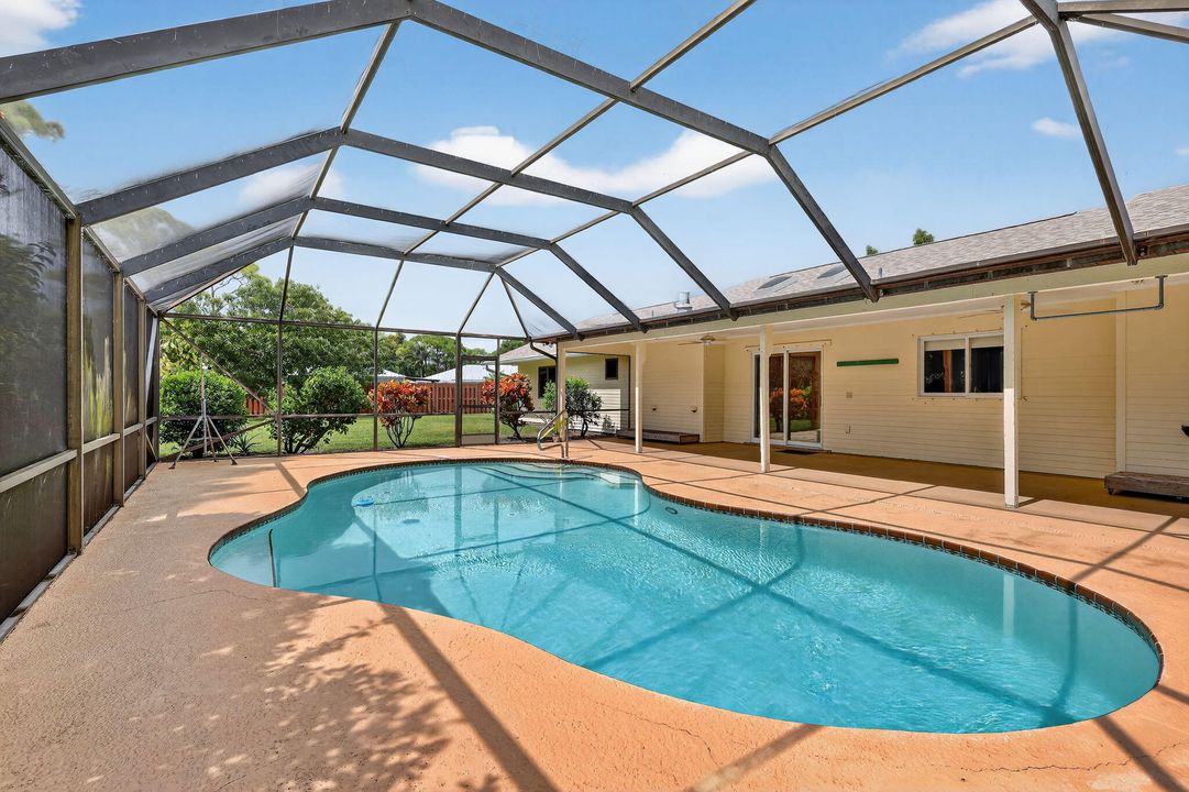 En Venta: $599,000 (3 camas, 2 baños, 2342 Pies cuadrados)