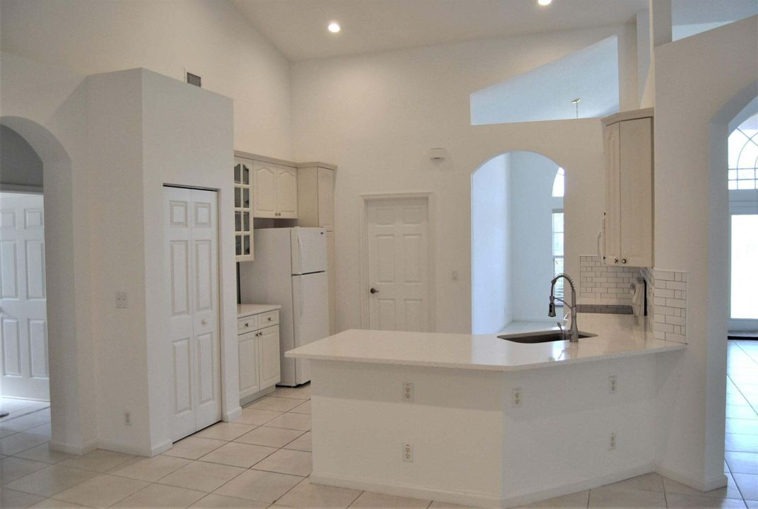 待售: $620,000 (5 贝兹, 3 浴室, 2755 平方英尺)