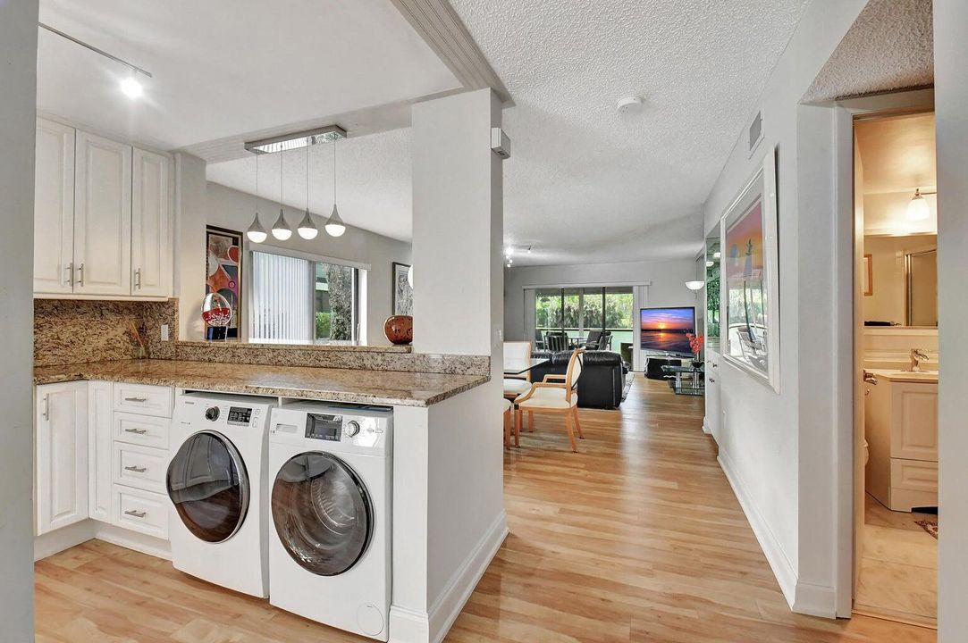 Под контрактом: $7,000 (2 спален, 2 ванн, 1546 Квадратных фут)