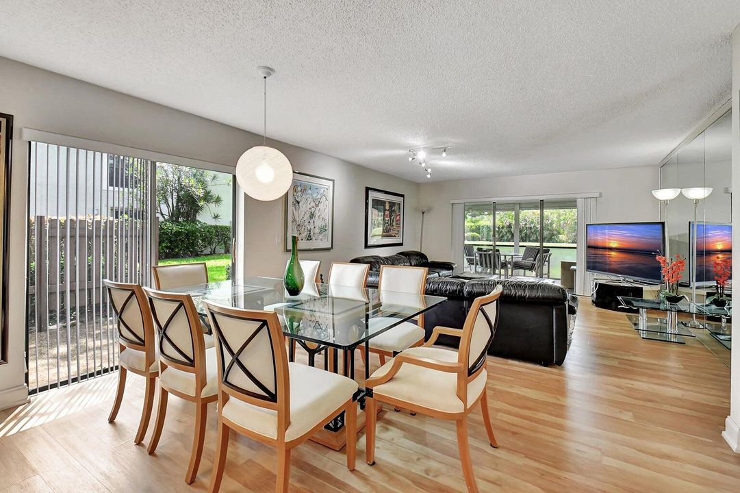 Под контрактом: $7,000 (2 спален, 2 ванн, 1546 Квадратных фут)