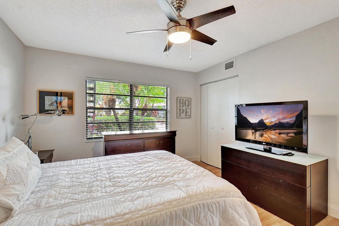 Под контрактом: $7,000 (2 спален, 2 ванн, 1546 Квадратных фут)