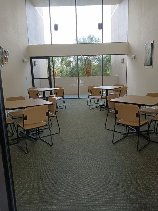 Active With Contract: $269,500 (2 beds, 2 baths, 1254 Square Feet)