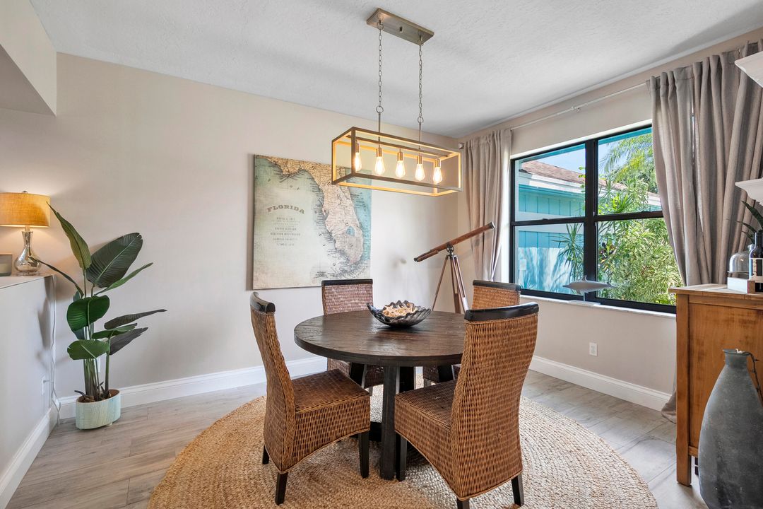 For Sale: $800,000 (3 beds, 2 baths, 2317 Square Feet)