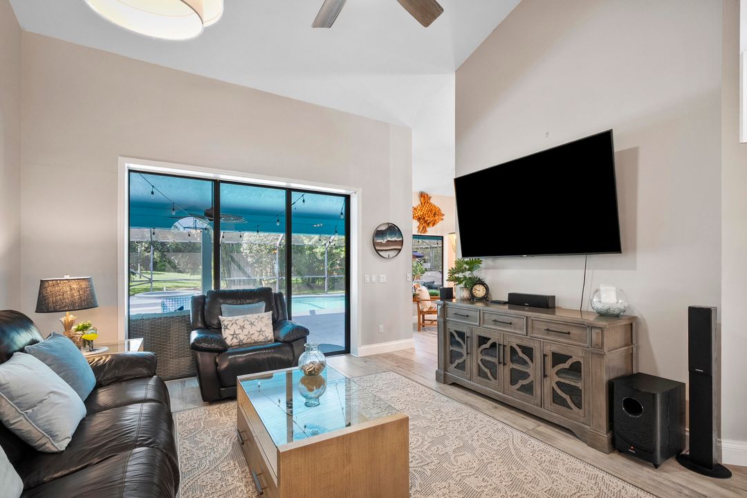 For Sale: $800,000 (3 beds, 2 baths, 2317 Square Feet)