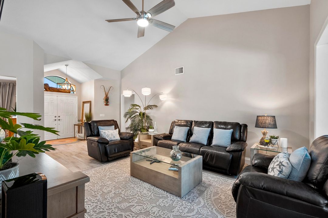 For Sale: $800,000 (3 beds, 2 baths, 2317 Square Feet)