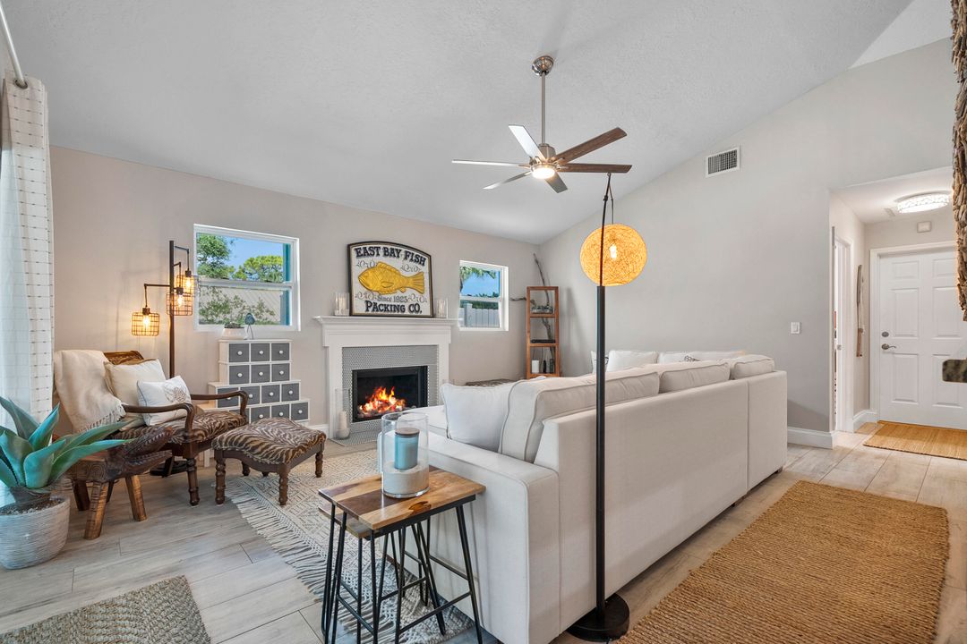 For Sale: $800,000 (3 beds, 2 baths, 2317 Square Feet)