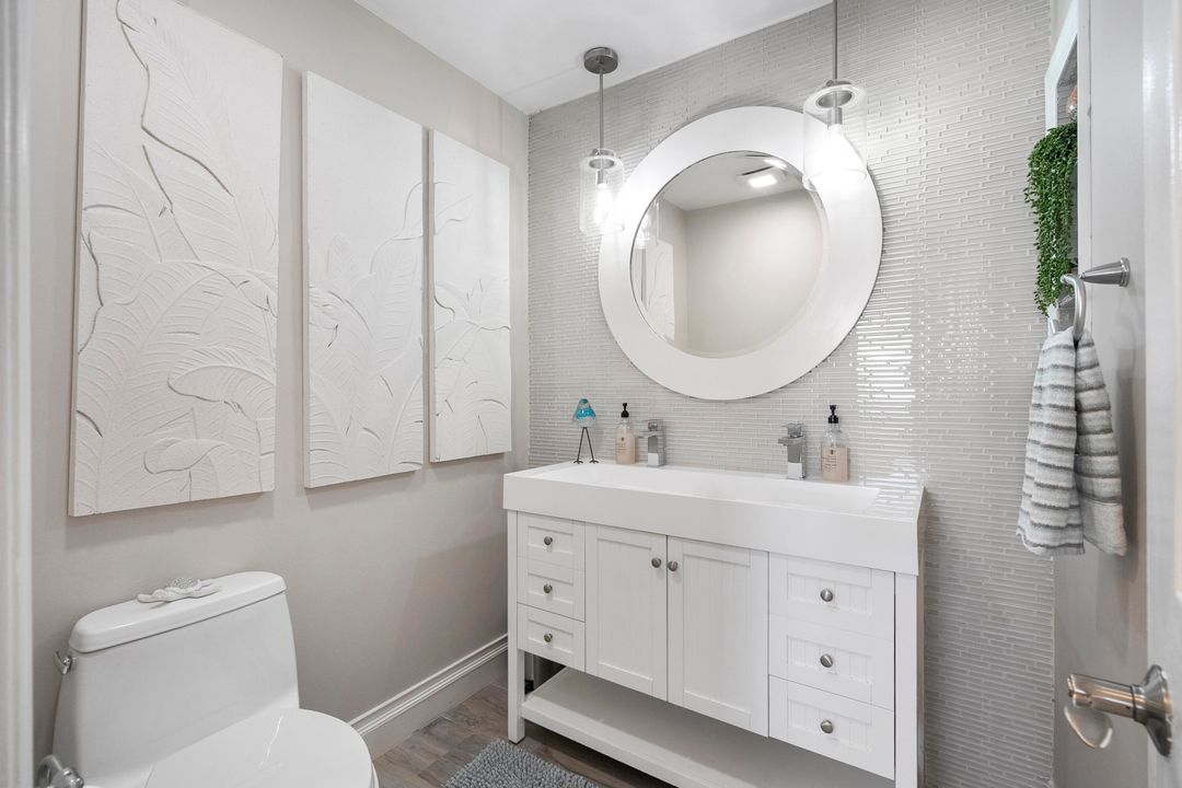 For Sale: $800,000 (3 beds, 2 baths, 2317 Square Feet)