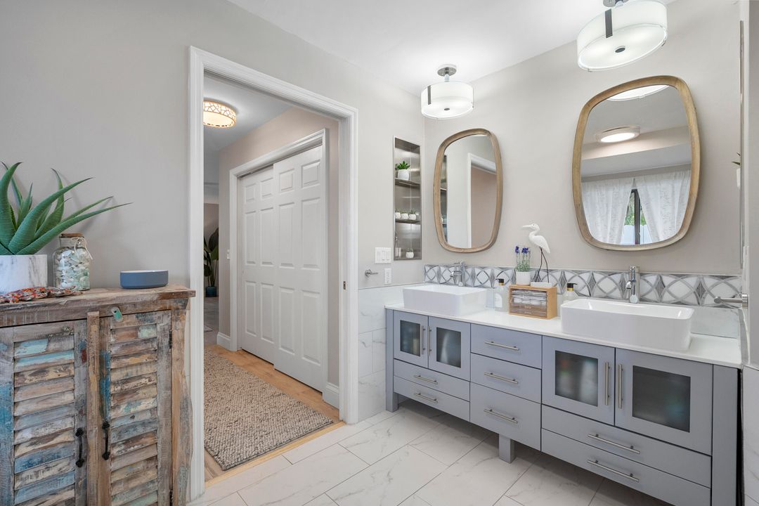 For Sale: $800,000 (3 beds, 2 baths, 2317 Square Feet)