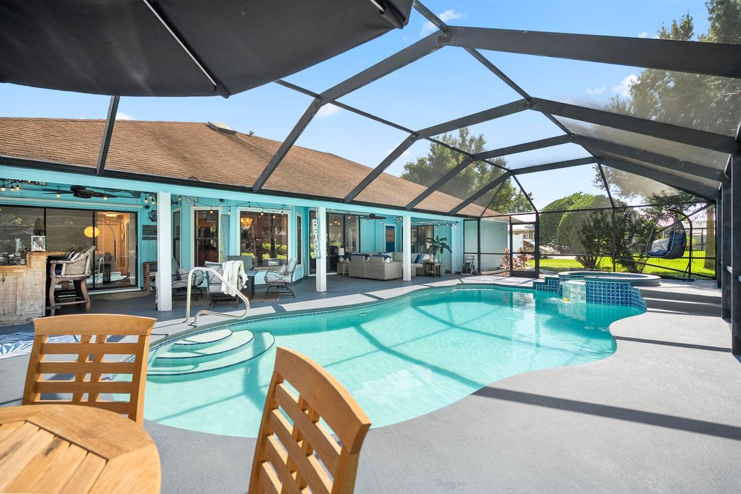 For Sale: $800,000 (3 beds, 2 baths, 2317 Square Feet)