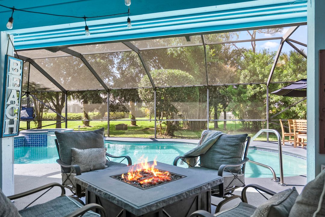 For Sale: $800,000 (3 beds, 2 baths, 2317 Square Feet)