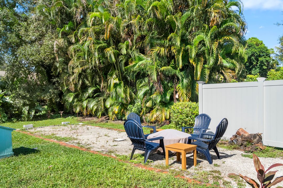 For Sale: $800,000 (3 beds, 2 baths, 2317 Square Feet)