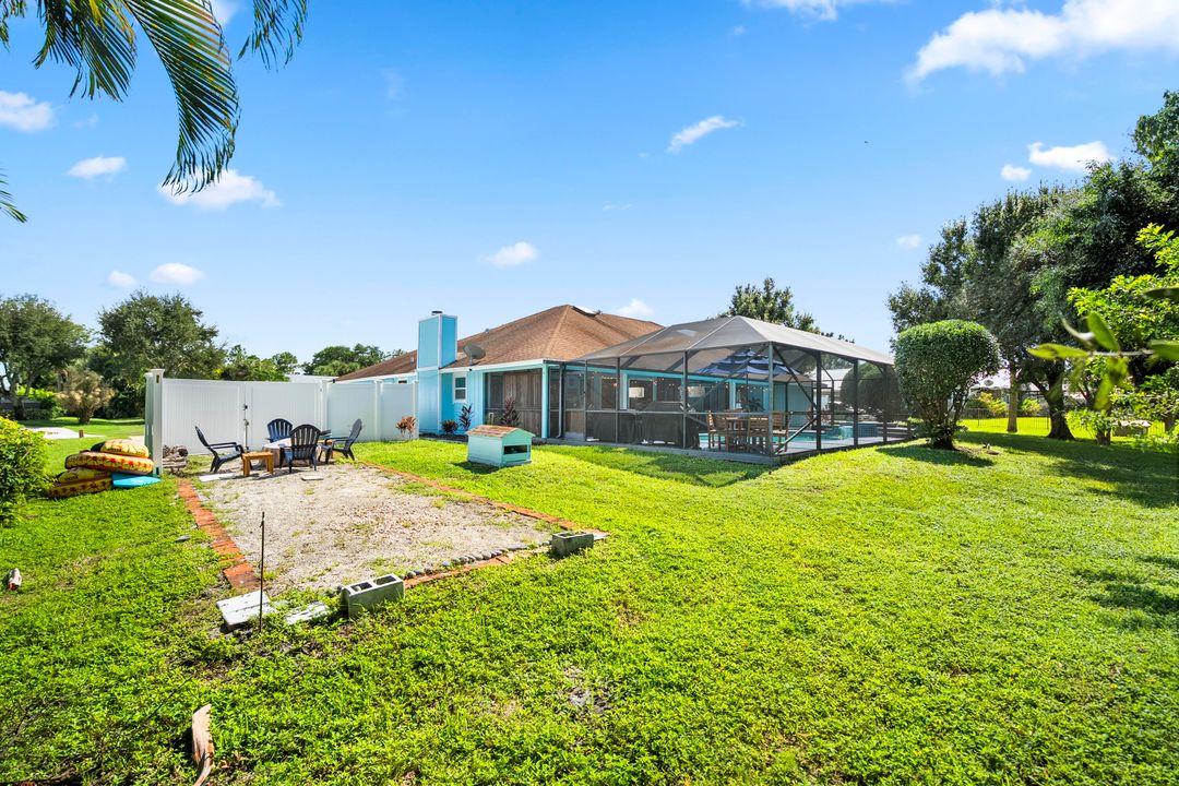 For Sale: $800,000 (3 beds, 2 baths, 2317 Square Feet)