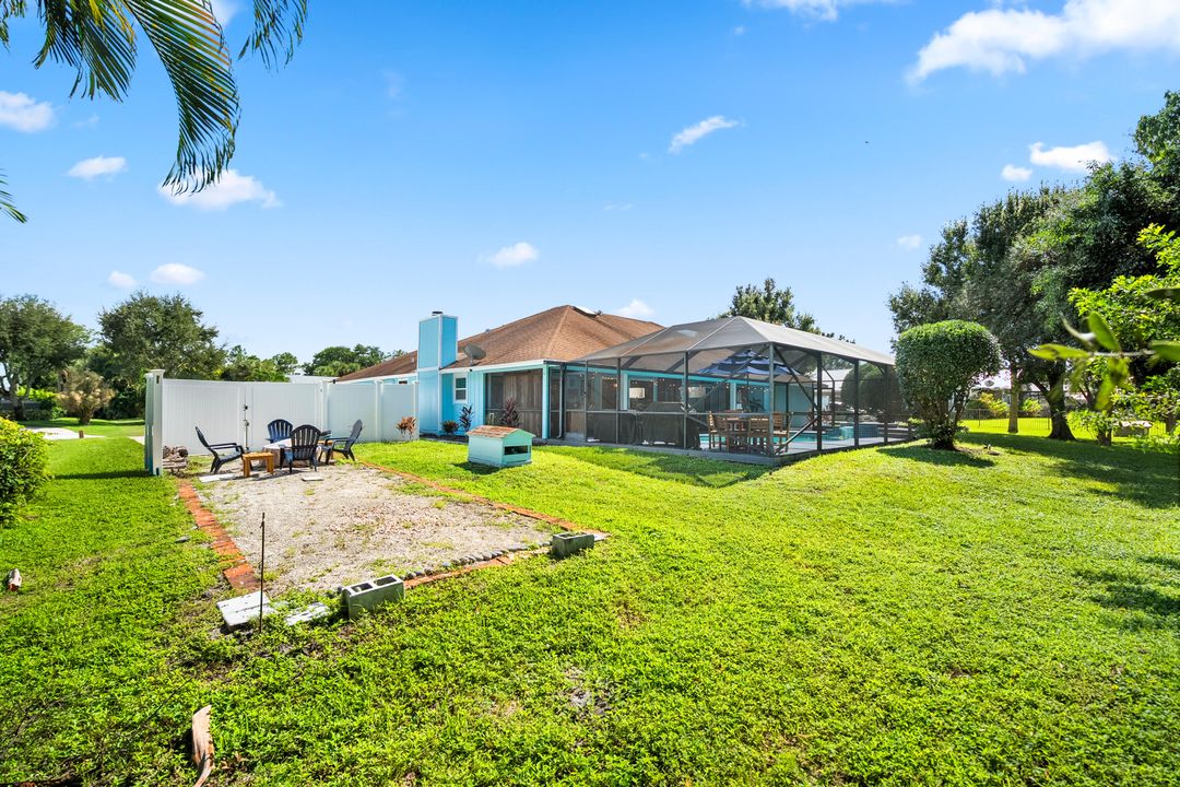 For Sale: $800,000 (3 beds, 2 baths, 2317 Square Feet)