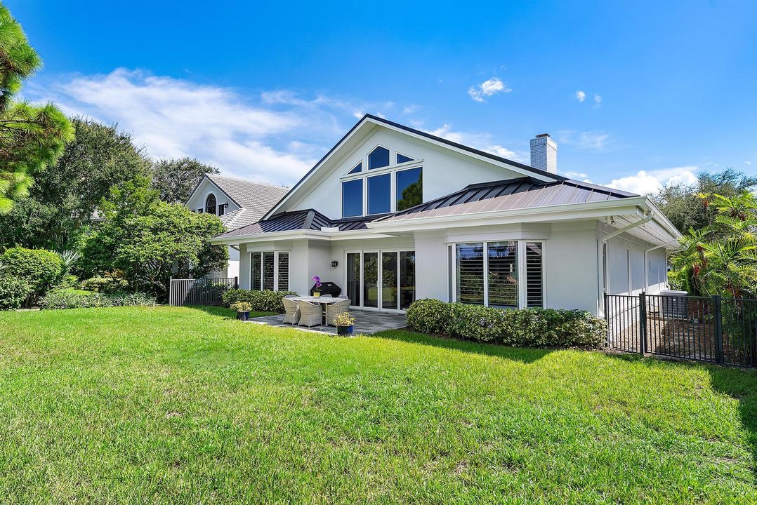 For Sale: $2,595,000 (4 beds, 3 baths, 3102 Square Feet)