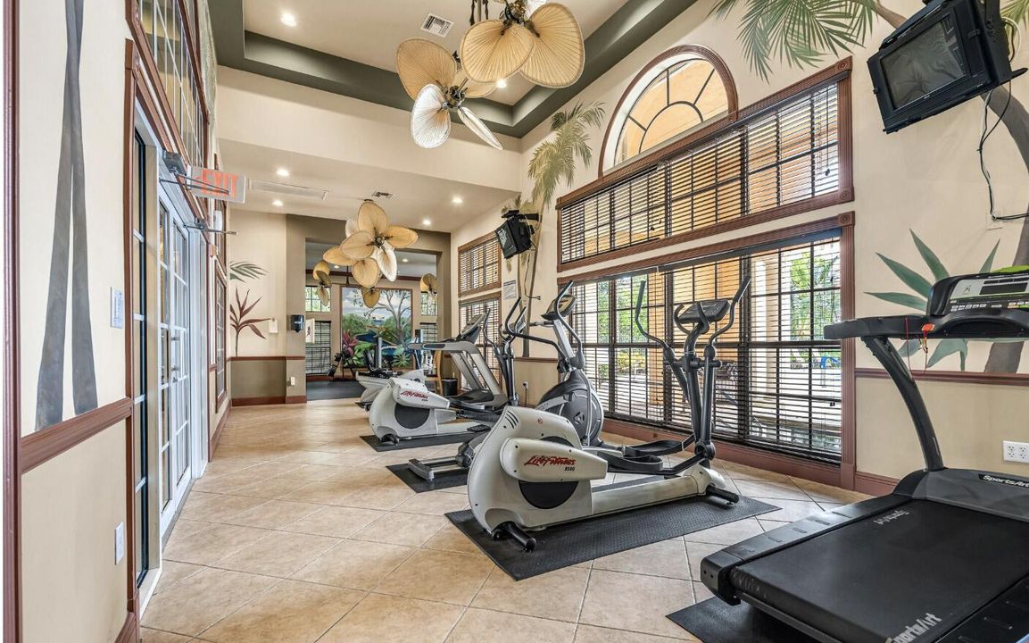 Active With Contract: $279,900 (3 beds, 2 baths, 1298 Square Feet)