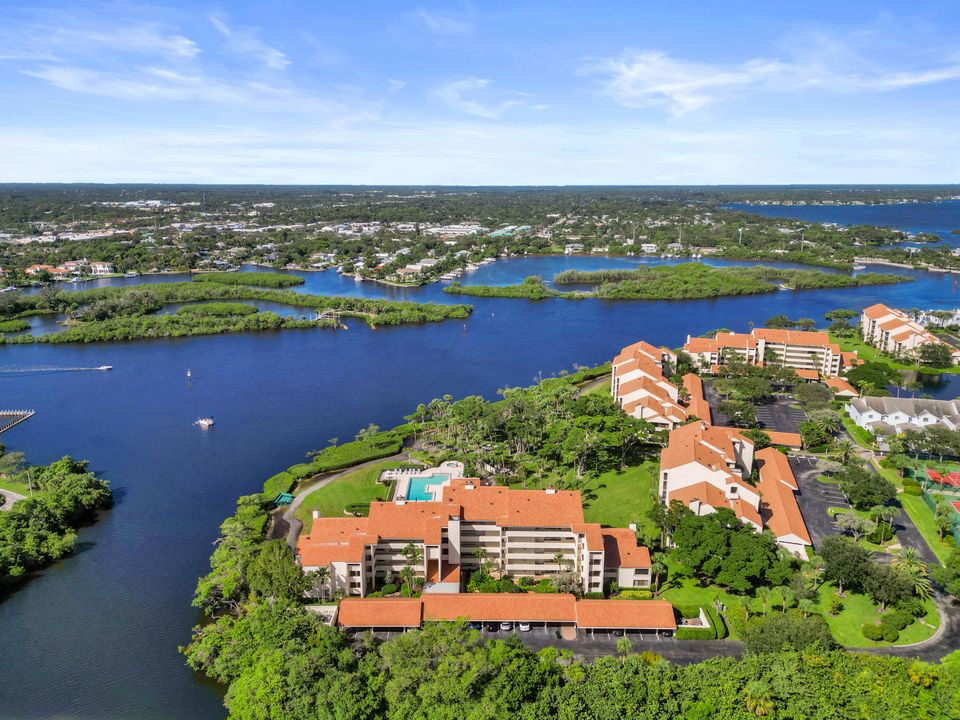 最近售出: $699,500 (2 贝兹, 2 浴室, 1441 平方英尺)