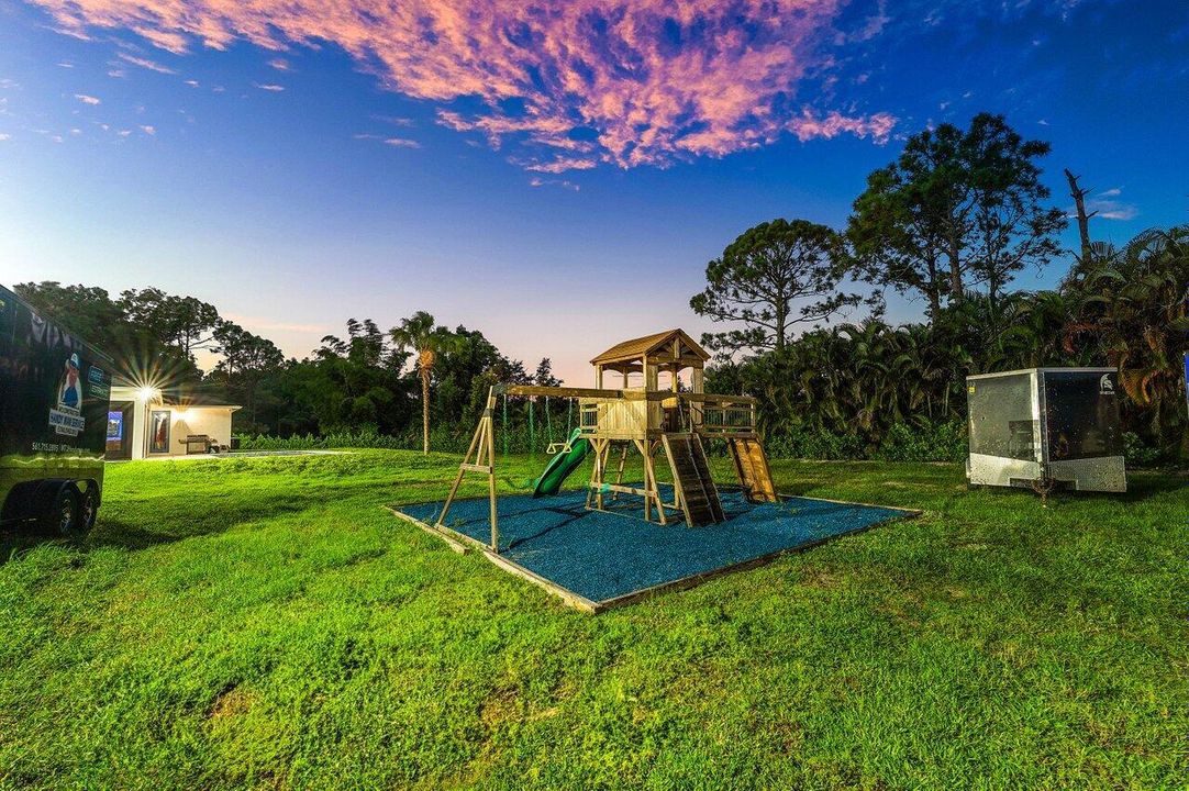 For Sale: $1,399,900 (4 beds, 3 baths, 2696 Square Feet)