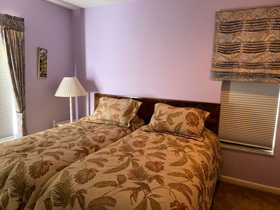 Под контрактом: $300,000 (3 спален, 2 ванн, 1469 Квадратных фут)