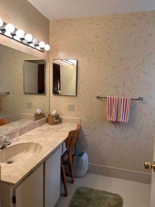 Под контрактом: $300,000 (3 спален, 2 ванн, 1469 Квадратных фут)