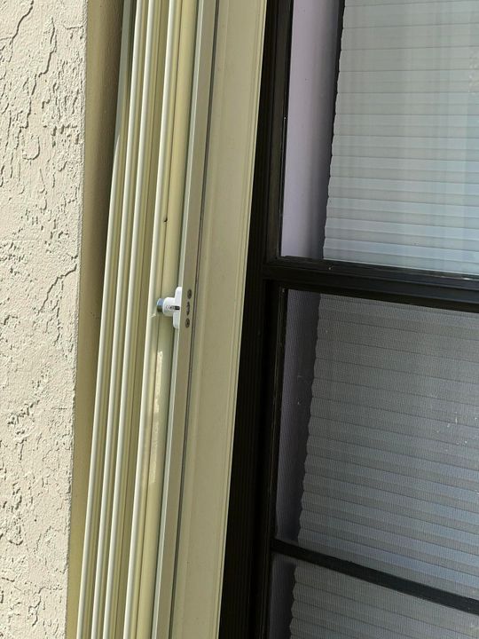 Под контрактом: $300,000 (3 спален, 2 ванн, 1469 Квадратных фут)