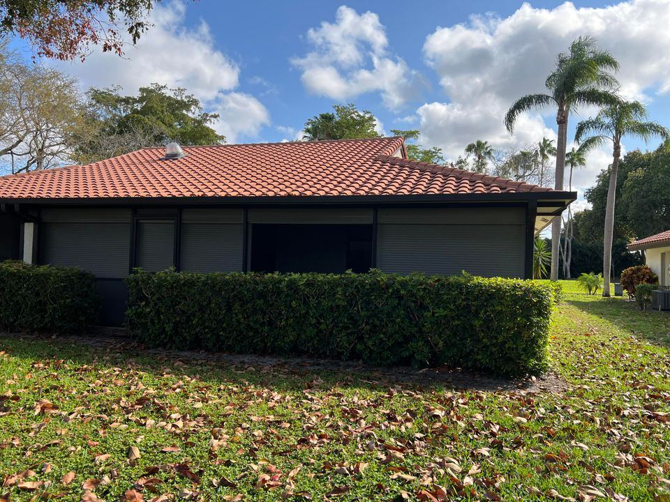 Под контрактом: $300,000 (3 спален, 2 ванн, 1469 Квадратных фут)