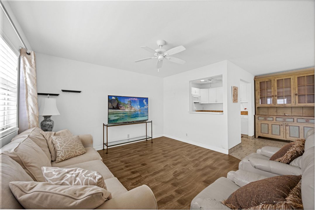 待售: $69,900 (1 贝兹, 1 浴室, 720 平方英尺)