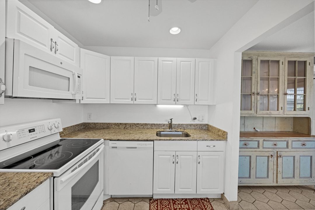 待售: $69,900 (1 贝兹, 1 浴室, 720 平方英尺)