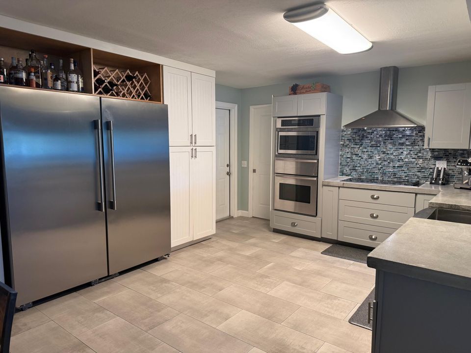 For Sale: $1,196,000 (3 beds, 2 baths, 1886 Square Feet)