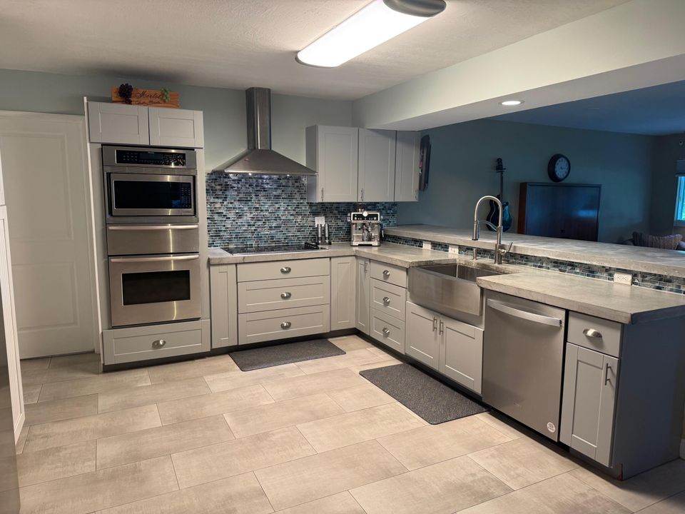 For Sale: $1,196,000 (3 beds, 2 baths, 1886 Square Feet)