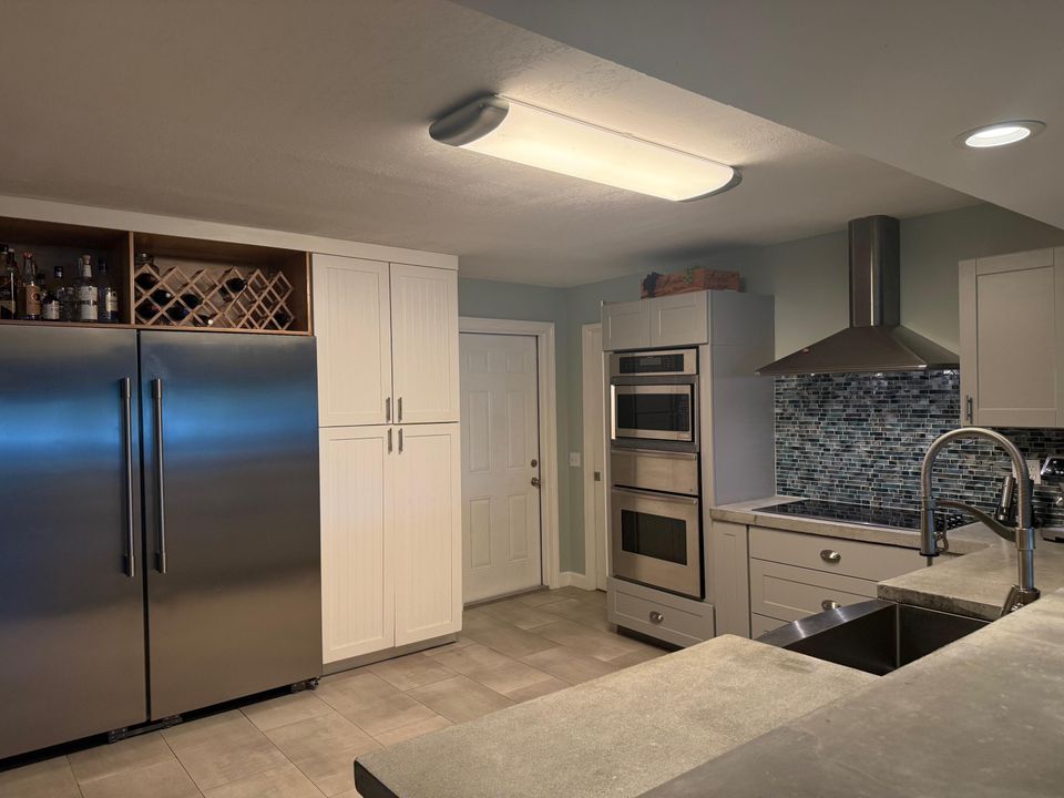 For Sale: $1,196,000 (3 beds, 2 baths, 1886 Square Feet)