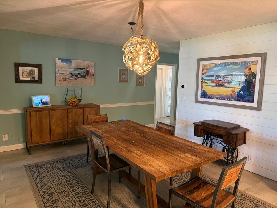 For Sale: $1,196,000 (3 beds, 2 baths, 1886 Square Feet)