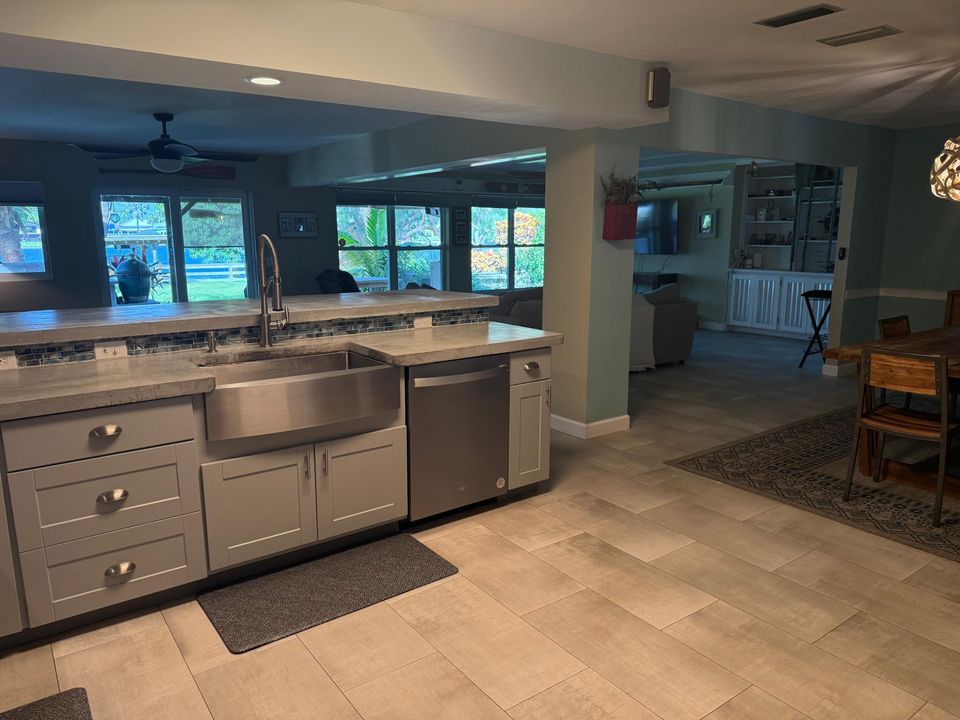 For Sale: $1,196,000 (3 beds, 2 baths, 1886 Square Feet)