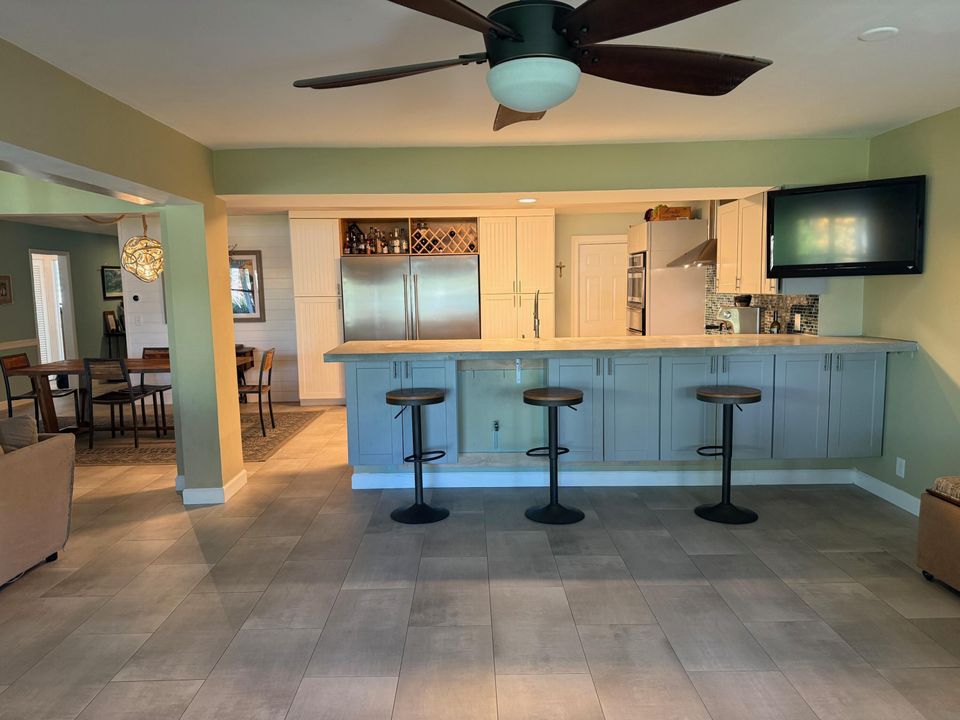 For Sale: $1,196,000 (3 beds, 2 baths, 1886 Square Feet)