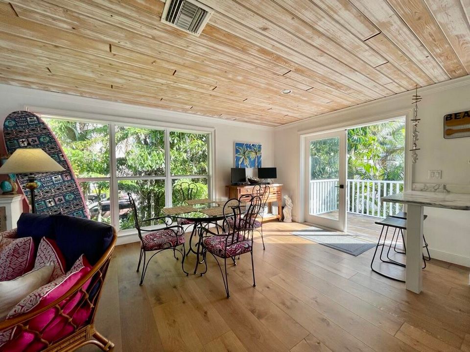 В аренду: $6,500 (2 спален, 2 ванн, 1300 Квадратных фут)