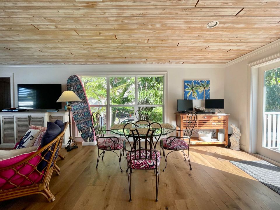 В аренду: $6,500 (2 спален, 2 ванн, 1300 Квадратных фут)