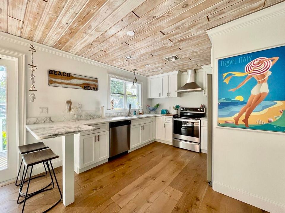 В аренду: $6,500 (2 спален, 2 ванн, 1300 Квадратных фут)