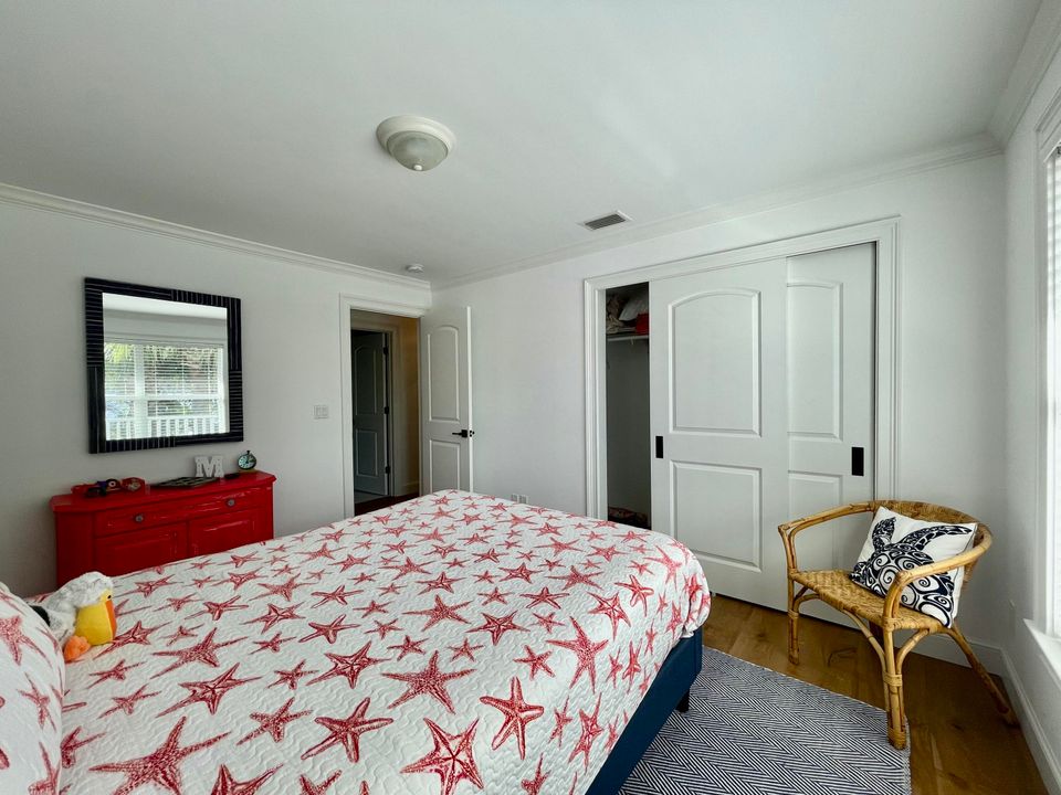 В аренду: $6,500 (2 спален, 2 ванн, 1300 Квадратных фут)