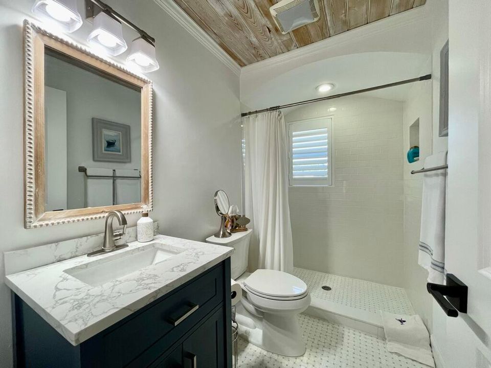 В аренду: $6,500 (2 спален, 2 ванн, 1300 Квадратных фут)