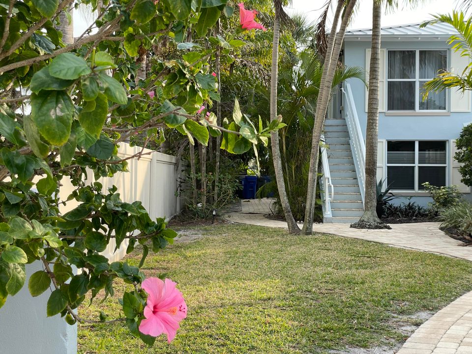 В аренду: $6,500 (2 спален, 2 ванн, 1300 Квадратных фут)