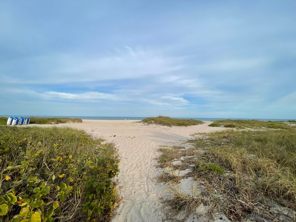 В аренду: $6,500 (2 спален, 2 ванн, 1300 Квадратных фут)