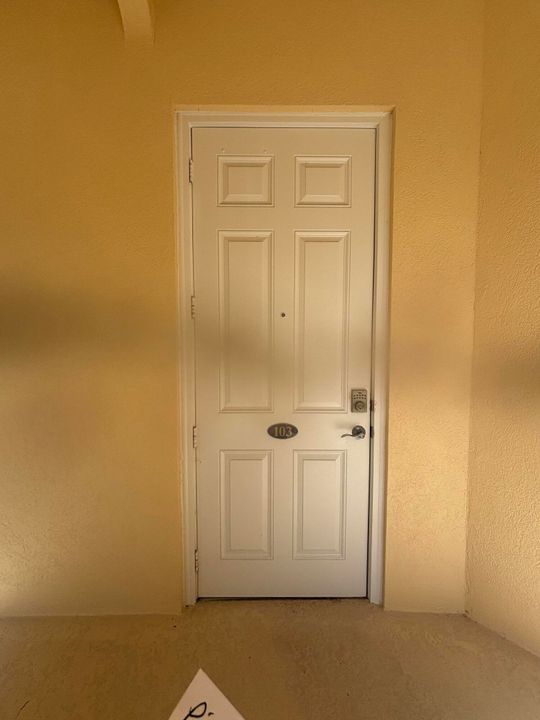 For Rent: $2,500 (2 beds, 2 baths, 1989 Square Feet)