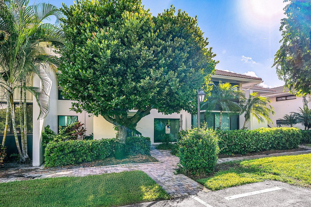 For Sale: $535,000 (3 beds, 2 baths, 1958 Square Feet)