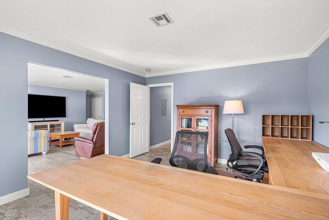 For Sale: $535,000 (3 beds, 2 baths, 1958 Square Feet)