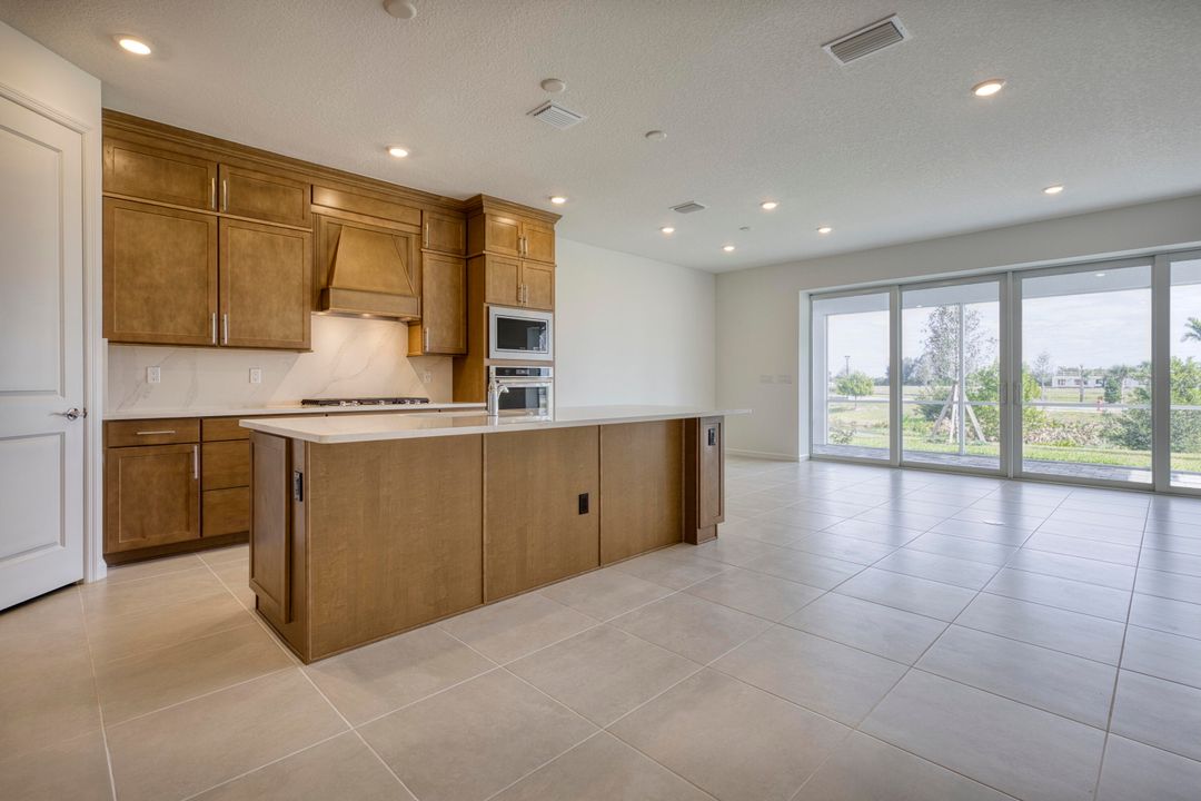 En Renta: $3,950 (4 camas, 3 baños, 2930 Pies cuadrados)