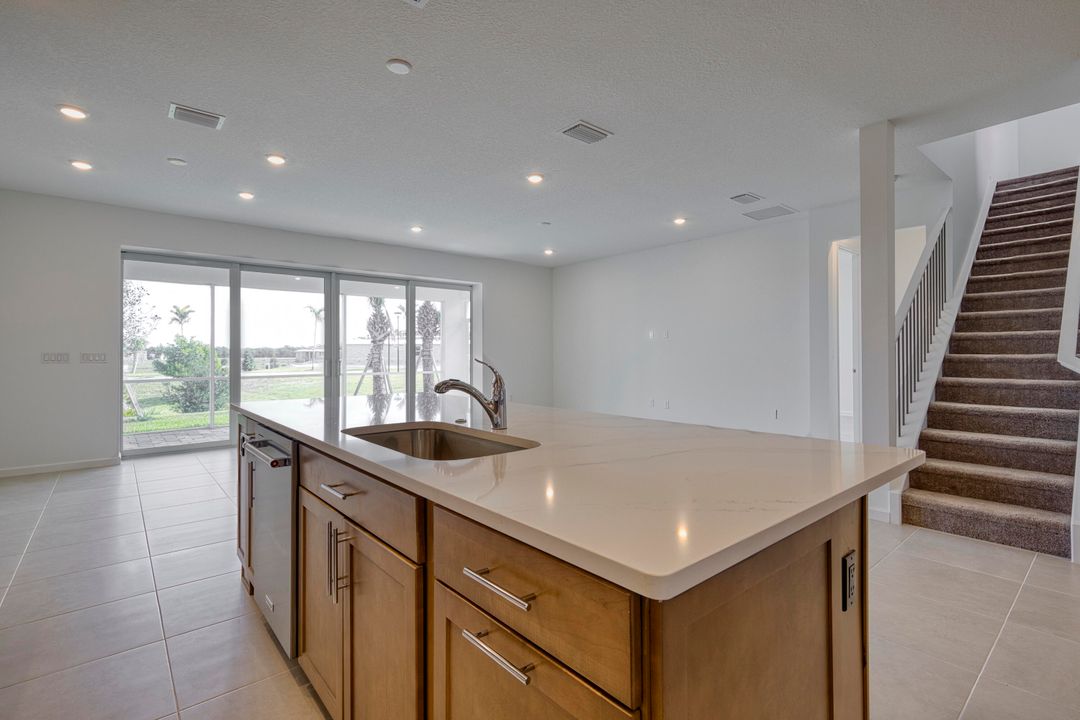 En Renta: $3,950 (4 camas, 3 baños, 2930 Pies cuadrados)