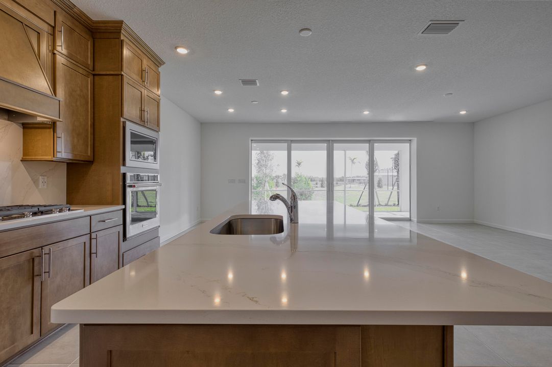 En Renta: $3,950 (4 camas, 3 baños, 2930 Pies cuadrados)