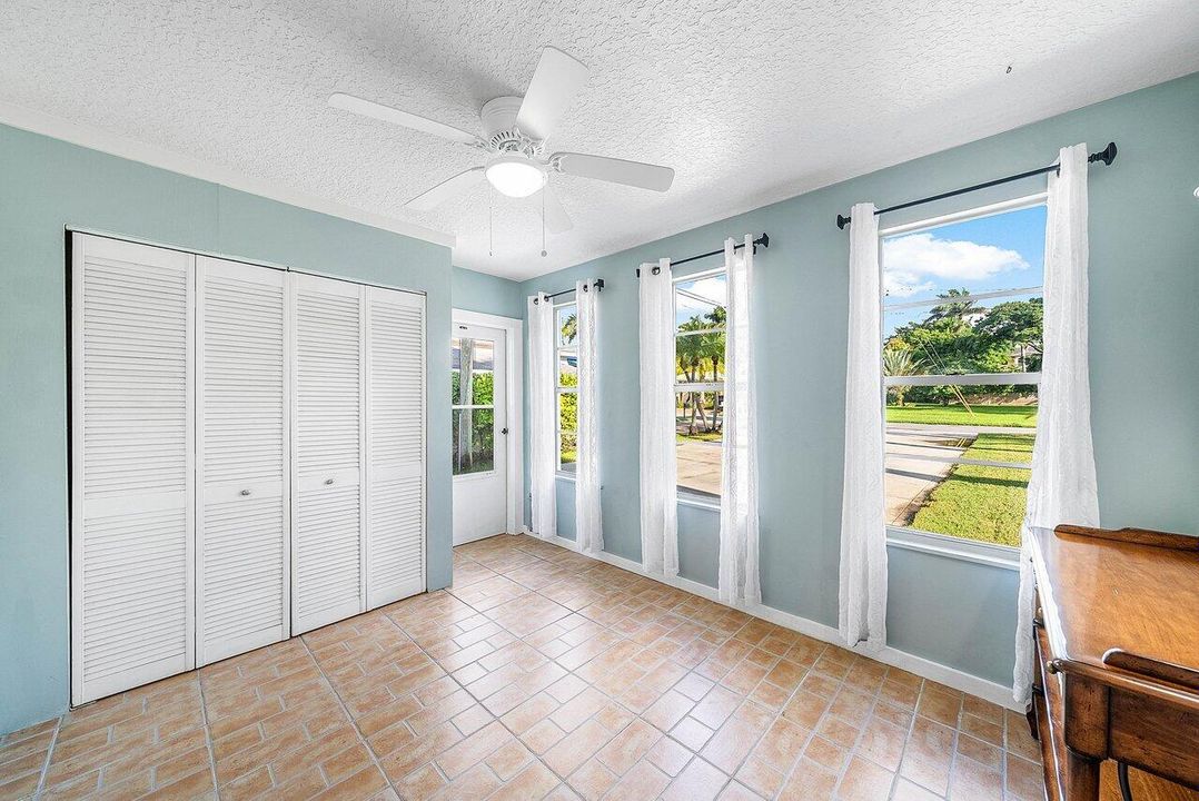 Active With Contract: $625,000 (3 beds, 2 baths, 1933 Square Feet)