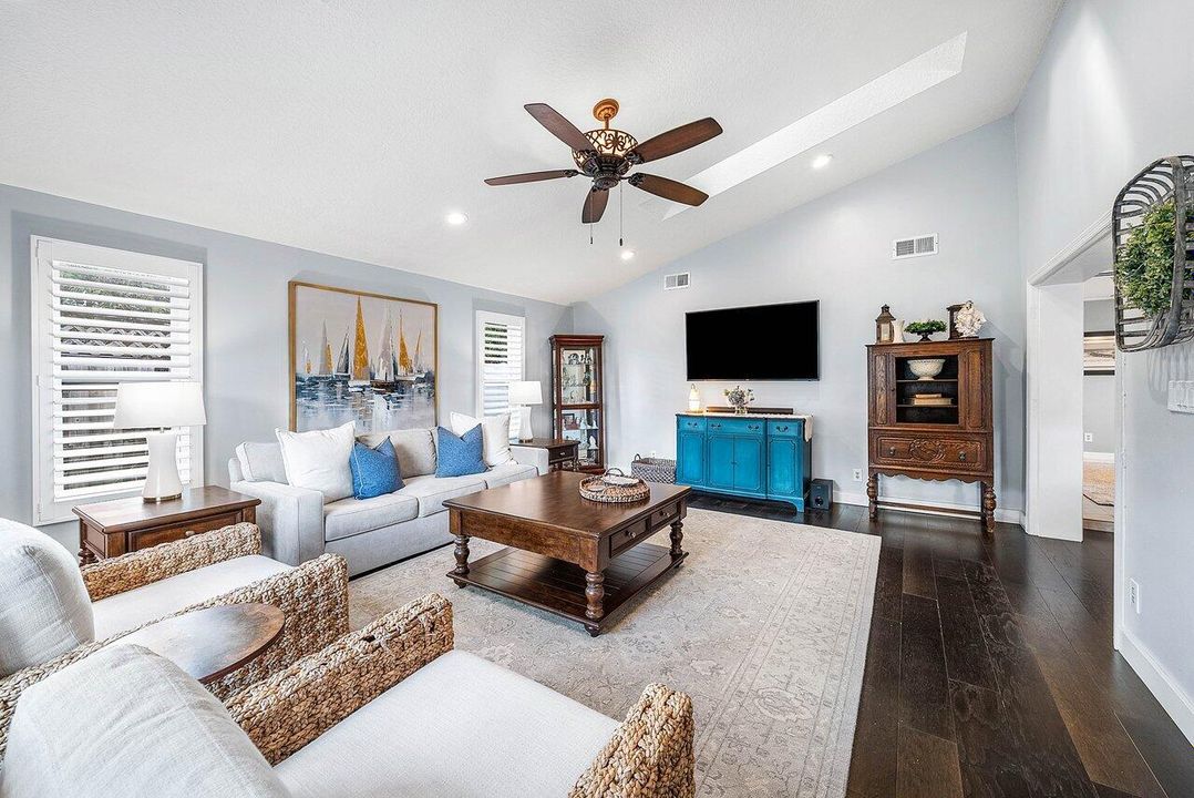 Active With Contract: $625,000 (3 beds, 2 baths, 1933 Square Feet)