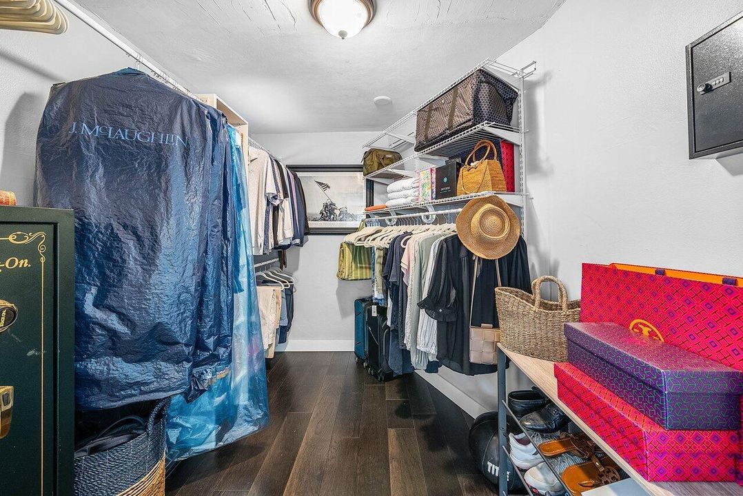 Active With Contract: $625,000 (3 beds, 2 baths, 1933 Square Feet)