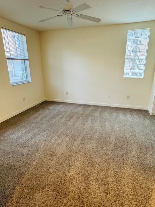 Active With Contract: $425,000 (4 beds, 3 baths, 2285 Square Feet)